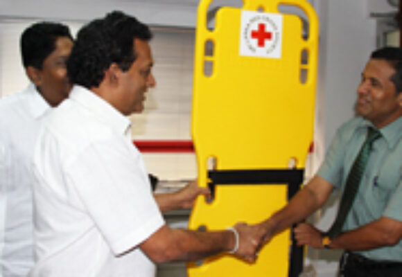 SLRCS Donates Spine Board to Wathupitiwala Base Hospital