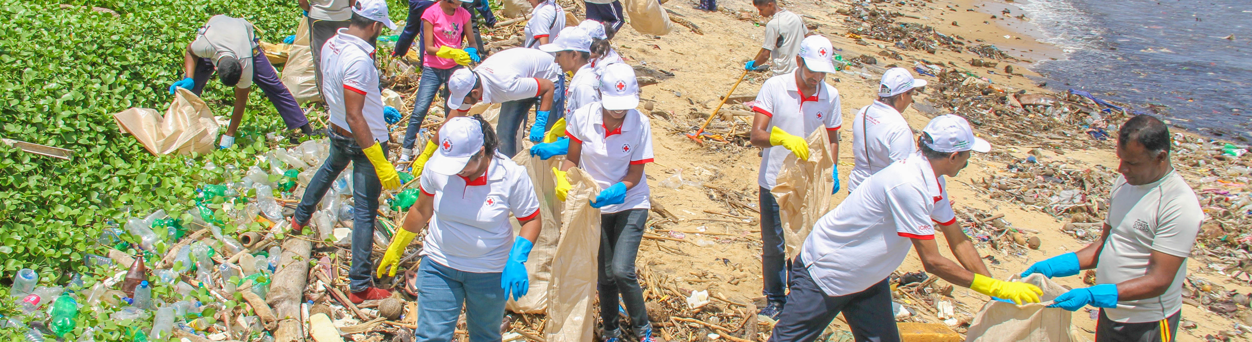Sri Lanka Red Cross Cleaning up Sri Lanka’s coastline to safeguard