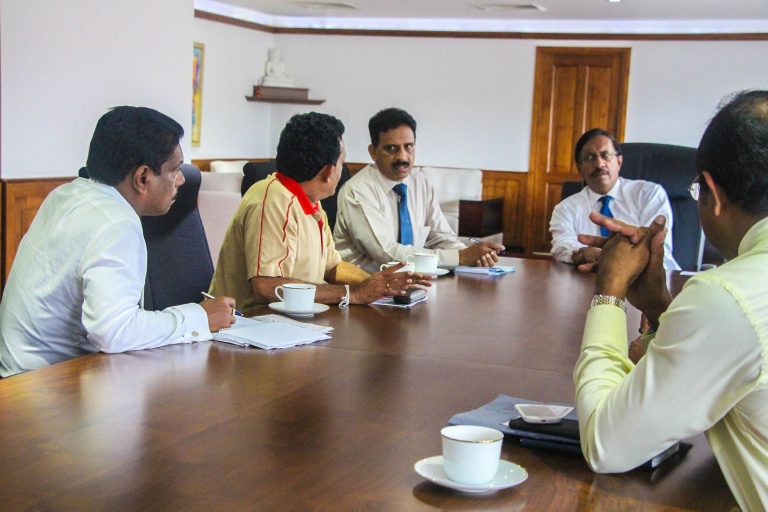 President of Sri Lanka Red Cross meets Disaster Management Minister to