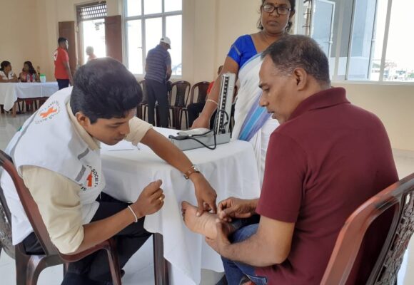 Over 125 people receives medical assistance at Red Cross medical camp held in Colombo
