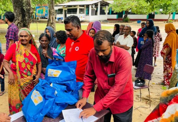 Sri Lanka Red Cross Society and UNFPA Sri Lanka Provide Menstrual Hygiene Support to Flood-Affected Women and Girls in Puttalam
