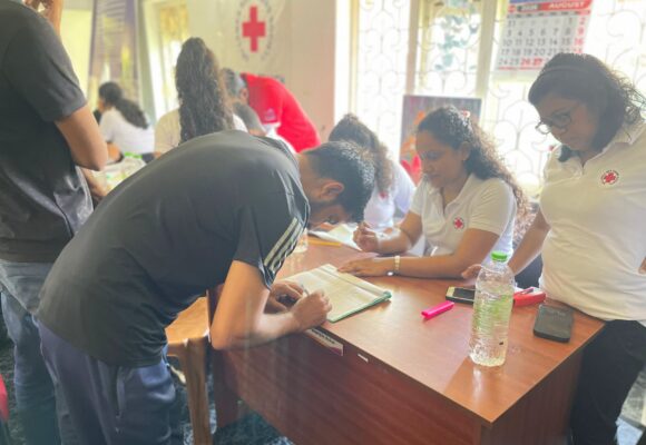 Sri Lanka Red Cross Society Provides Cash Assistance to Flood-Affected Migrants